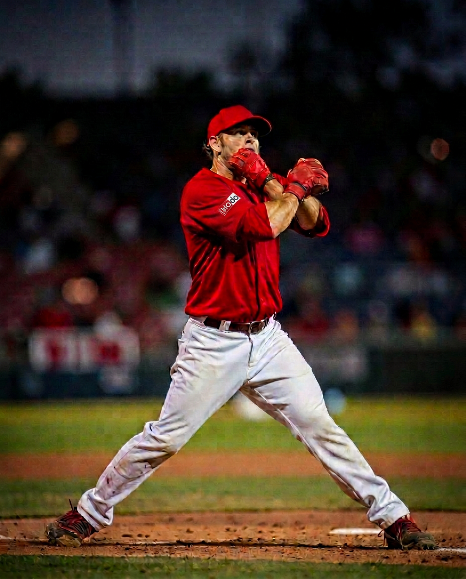 Athlete wearing HONGDOU baseball apparel